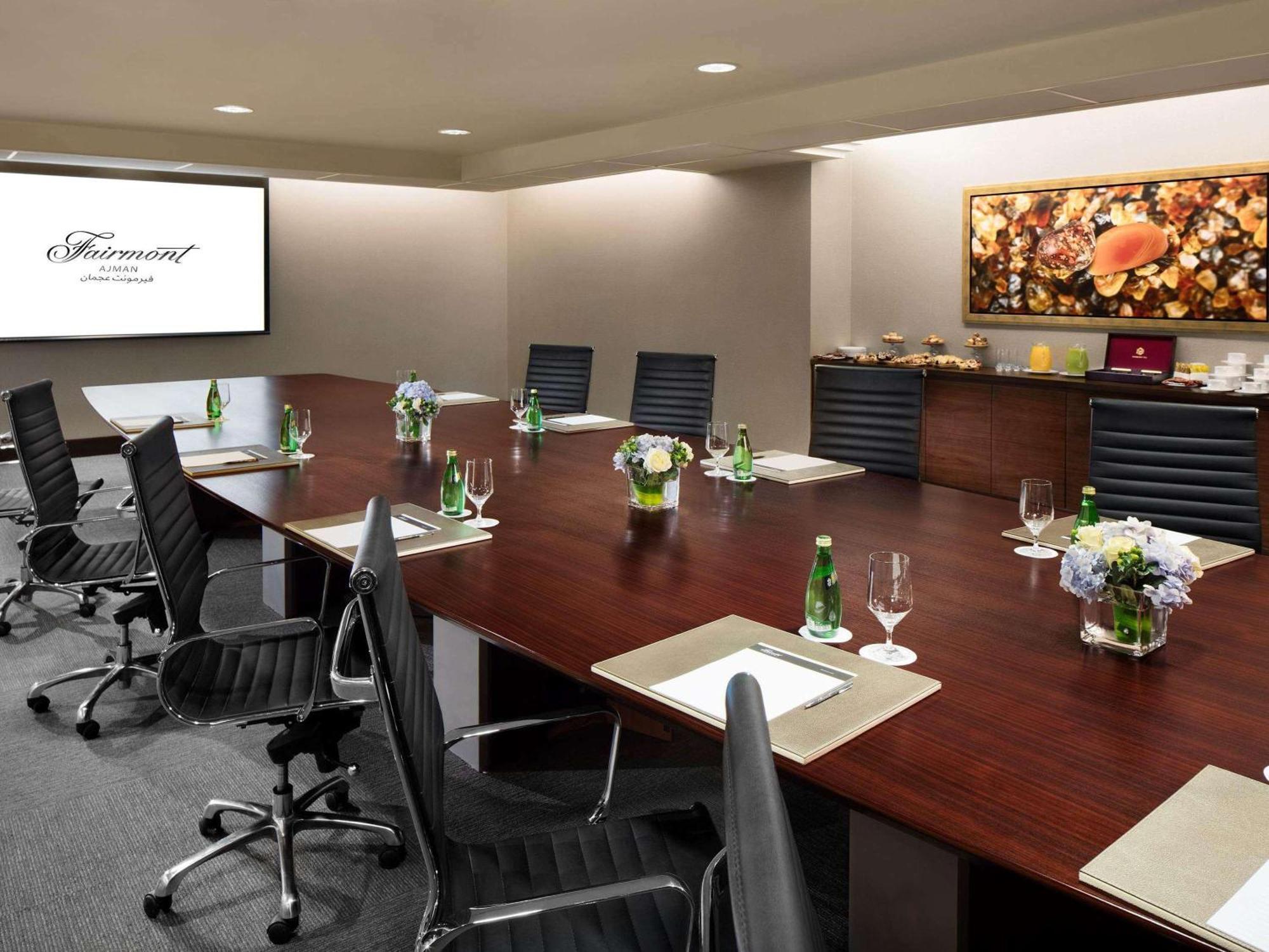 מלון Fairmont אג'מן מראה חיצוני תמונה Boardroom at Fairmont Olympic