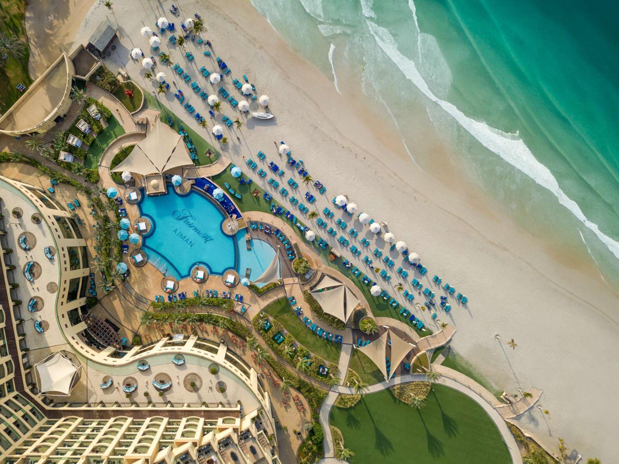 מלון Fairmont אג'מן מראה חיצוני תמונה Aerial view of the pool and beach at the Hyatt Regency La Jolla